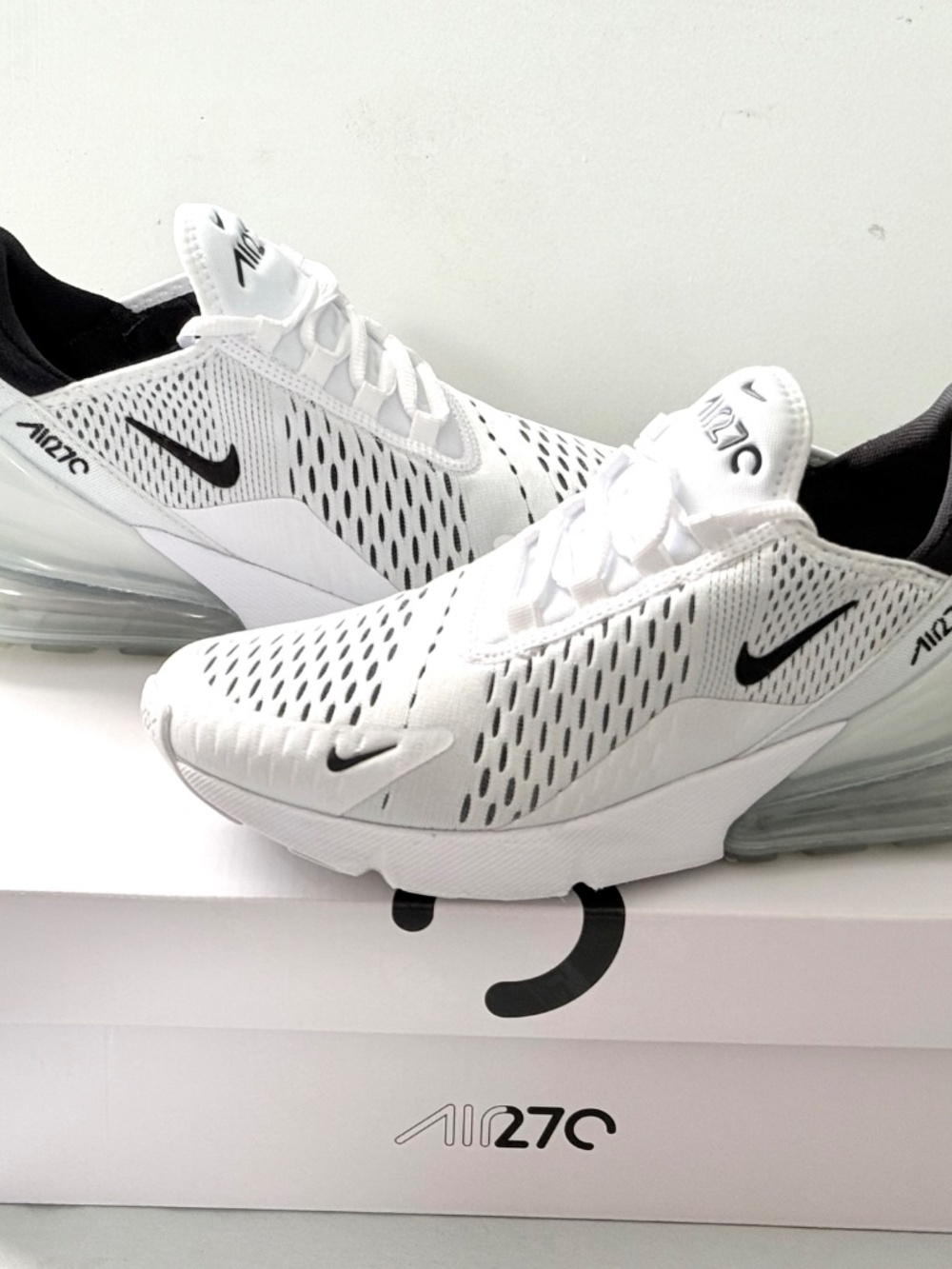 Nike Women's Air Max 270 Sneakers White/Black sz 8.5 - Picture 2 of 7